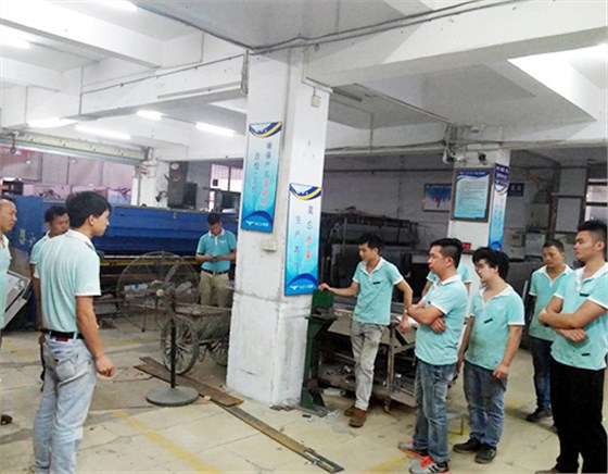 和藝工程部在舊辦公室培訓學習