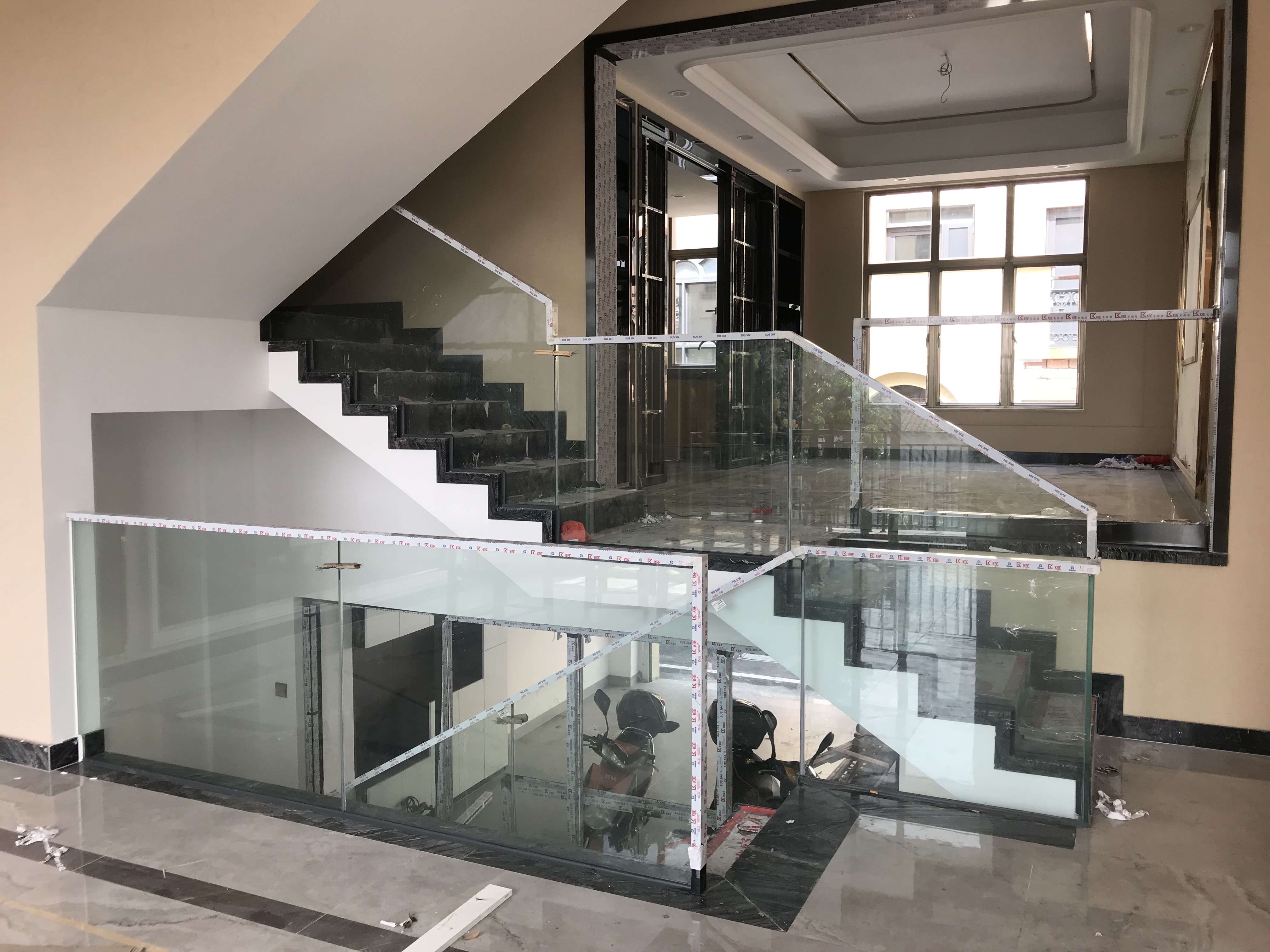 龍基雅墅61號:不銹鋼門 龍基雅墅61號:不銹鋼門